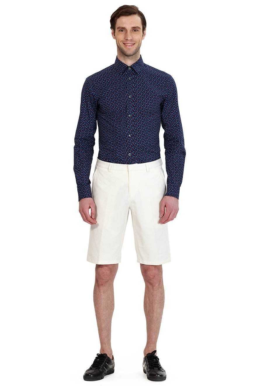 时尚休闲白色短裤