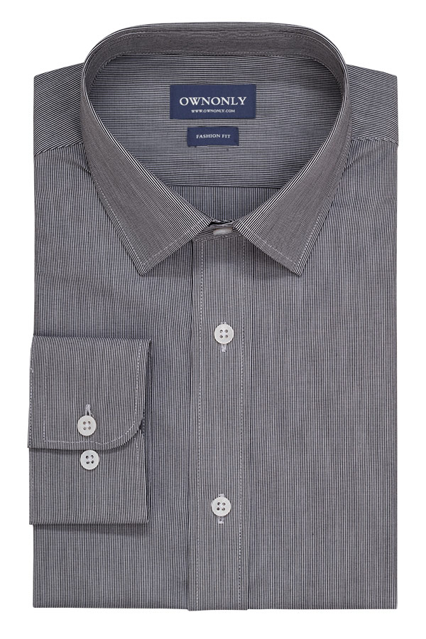 黑色细条纹衬衫